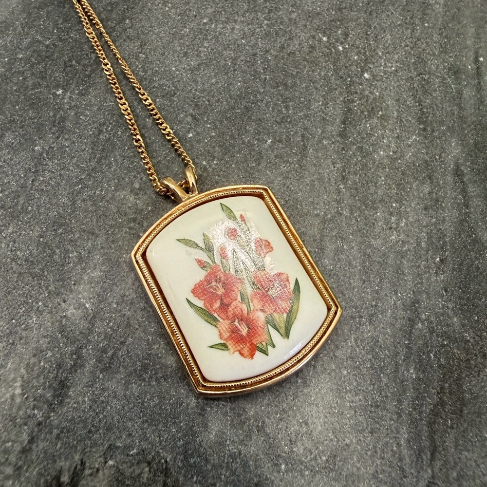 Vintage Avon Floral Heritage Gladiolas Floral Ceramic Gold Chain Necklace - Picture 3 of 7